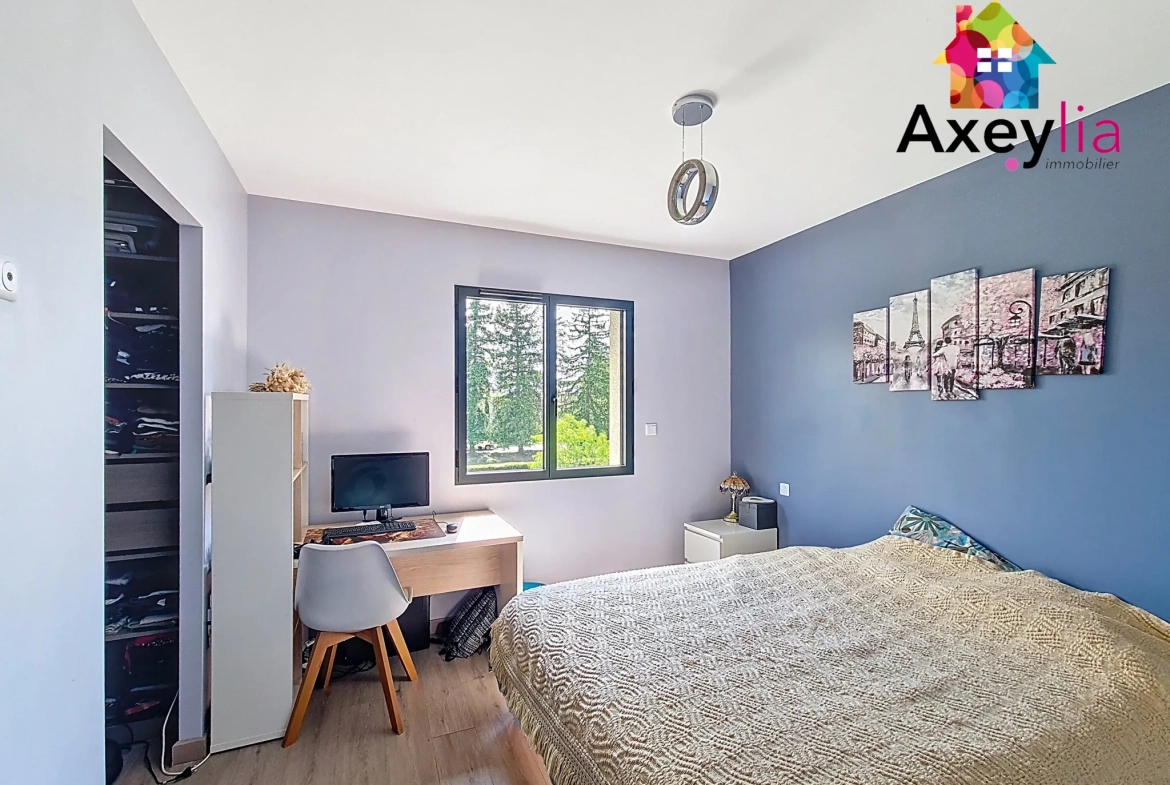 Maison récente avec terrasse et grand terrain à Pouilly-sous-Charlieu 