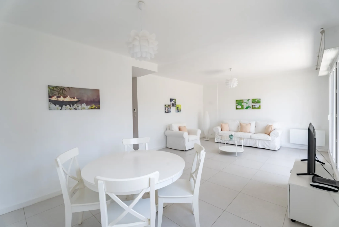 Appartement 2 pièces lumineux à Marseille 13005 avec balcon et vue dégagée 