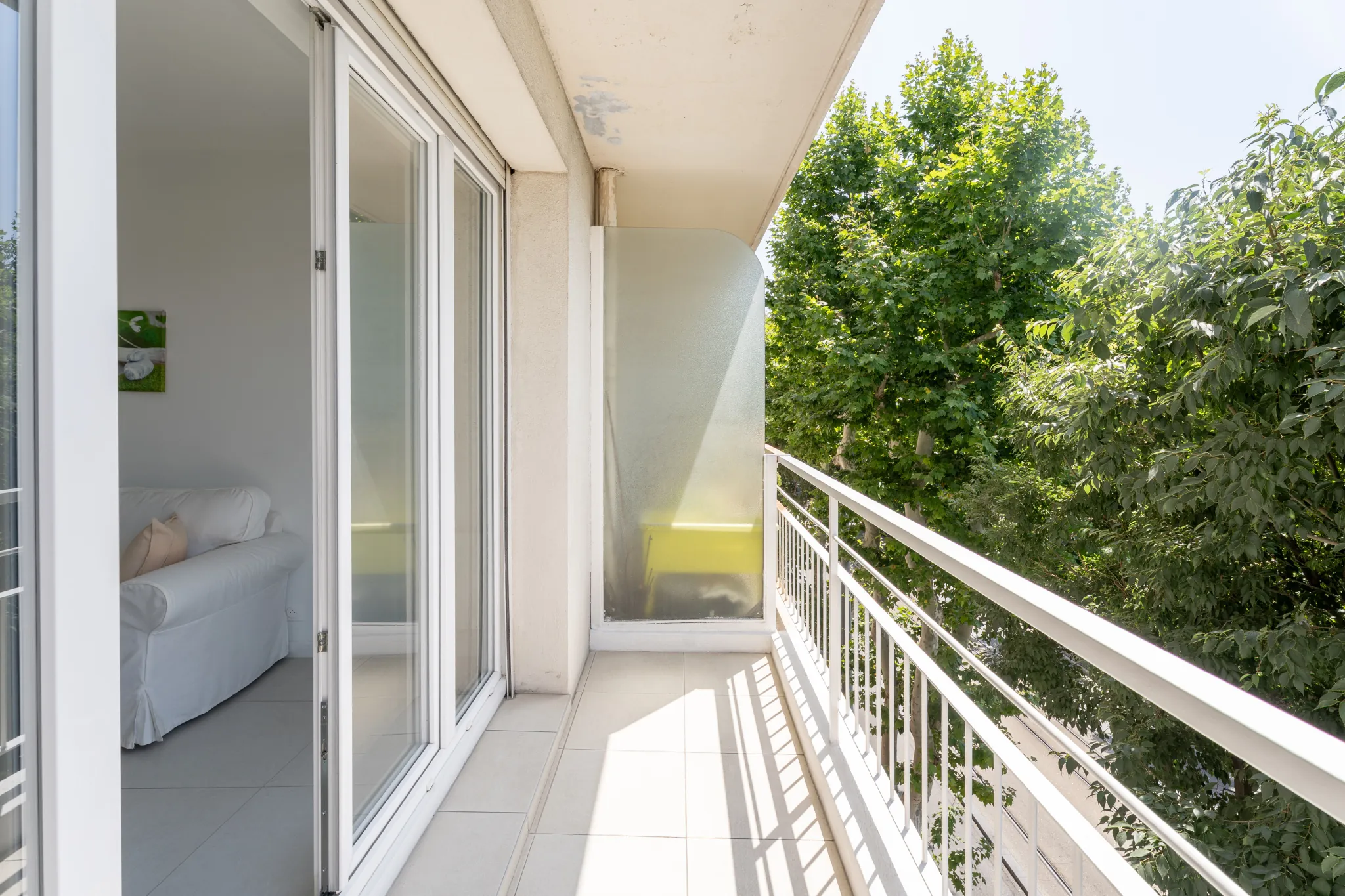 Appartement 2 pièces lumineux à Marseille 13005 avec balcon et vue dégagée 