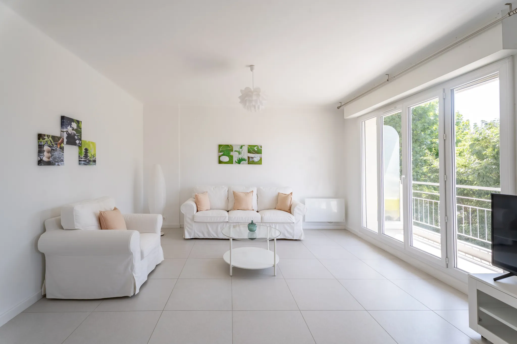 Appartement 2 pièces lumineux à Marseille 13005 avec balcon et vue dégagée 