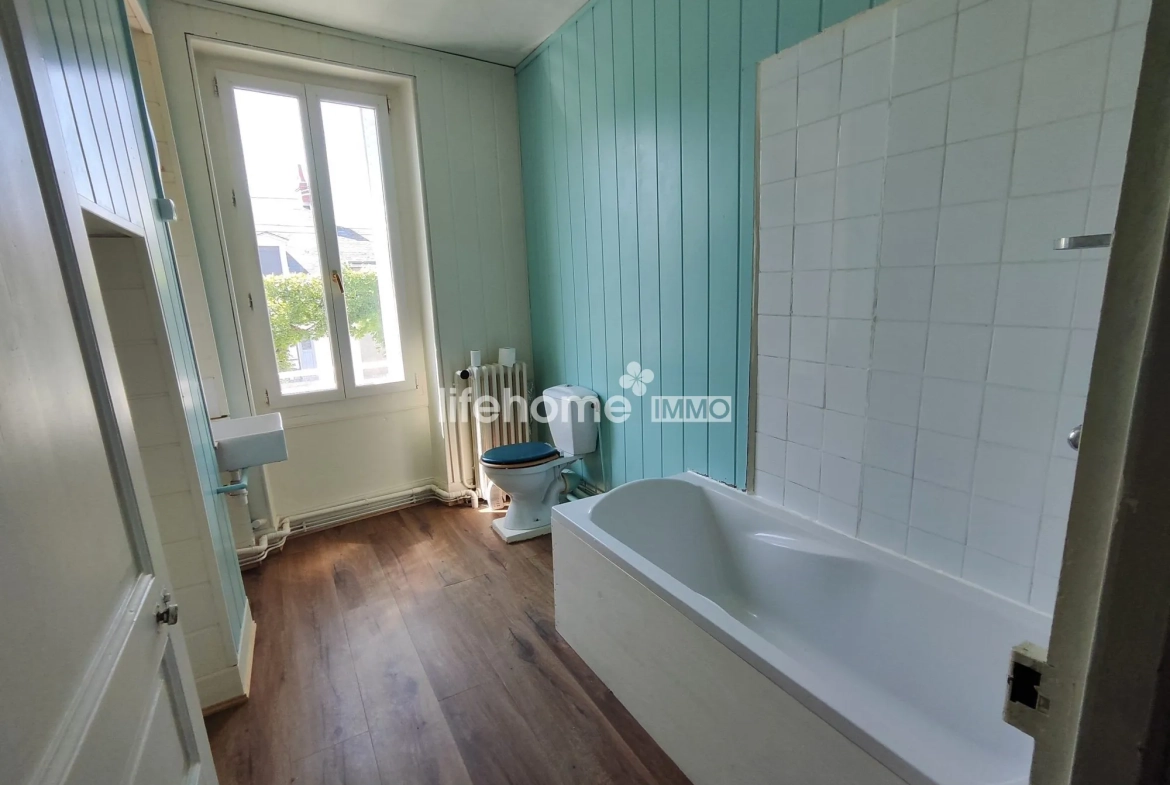 Maison de ville avec jardin à Châteauroux proche hyper centre – idéal famille 
