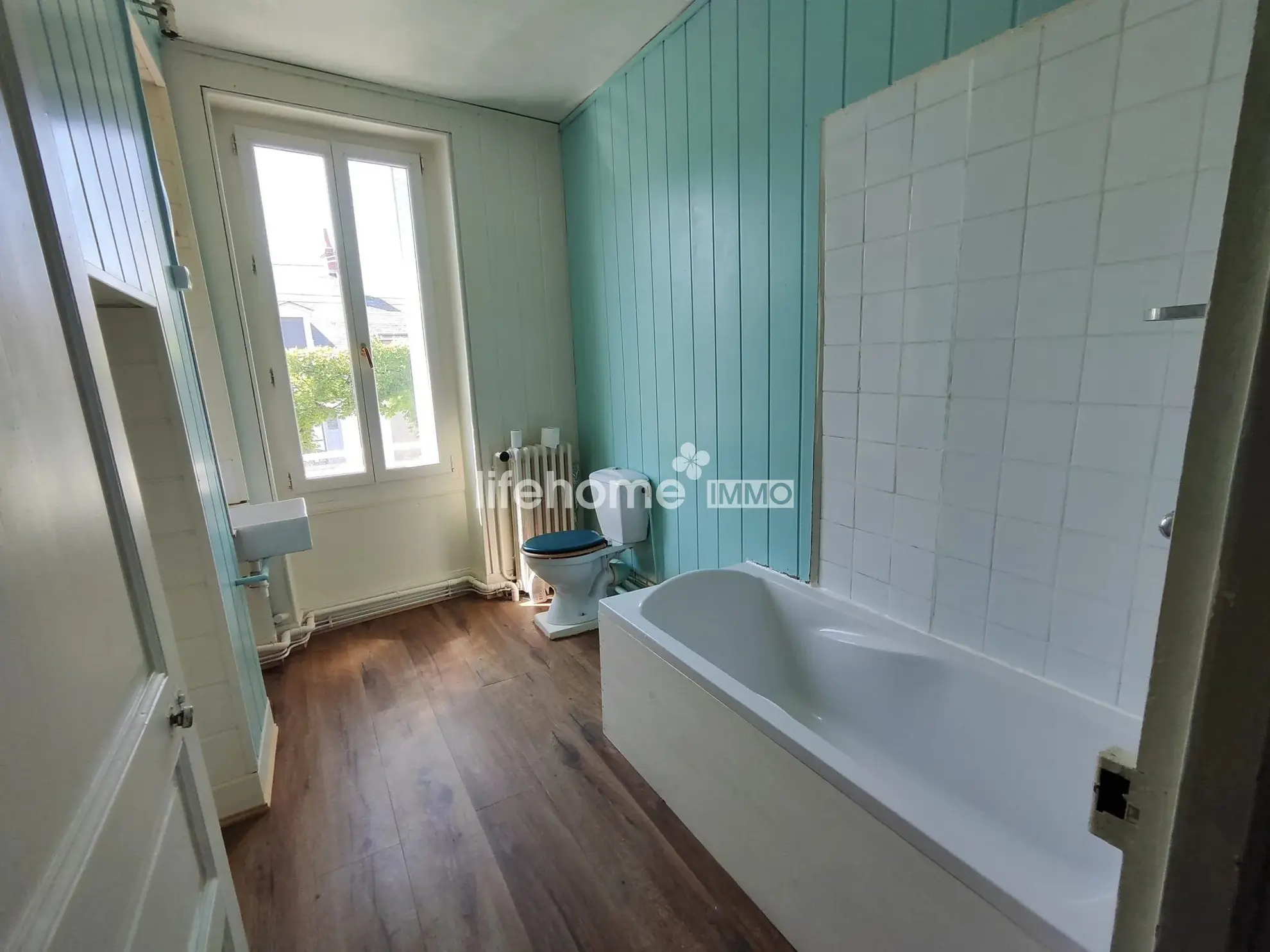 Maison de ville avec jardin à Châteauroux proche hyper centre – idéal famille 