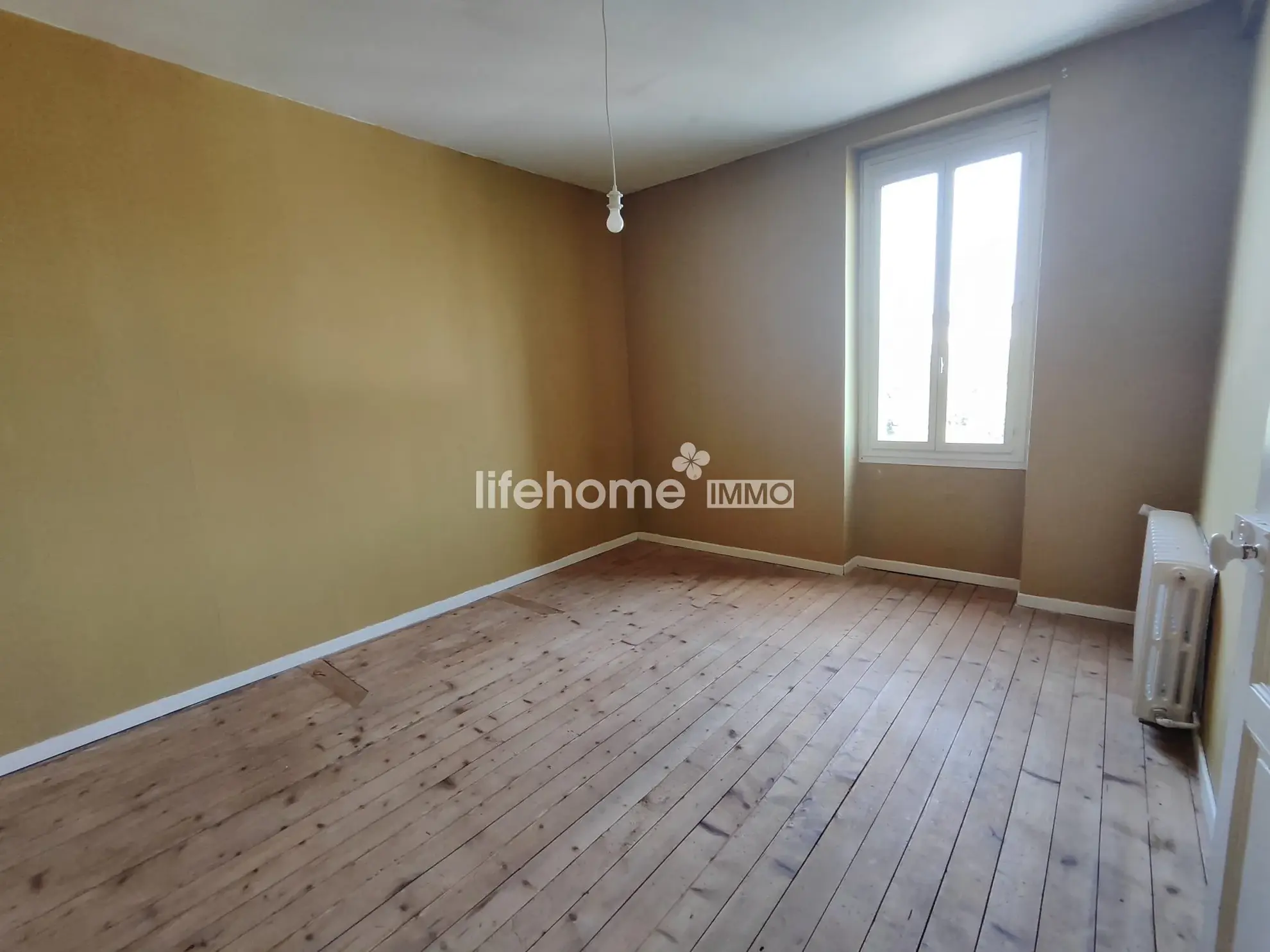 Maison de ville avec jardin à Châteauroux proche hyper centre – idéal famille 