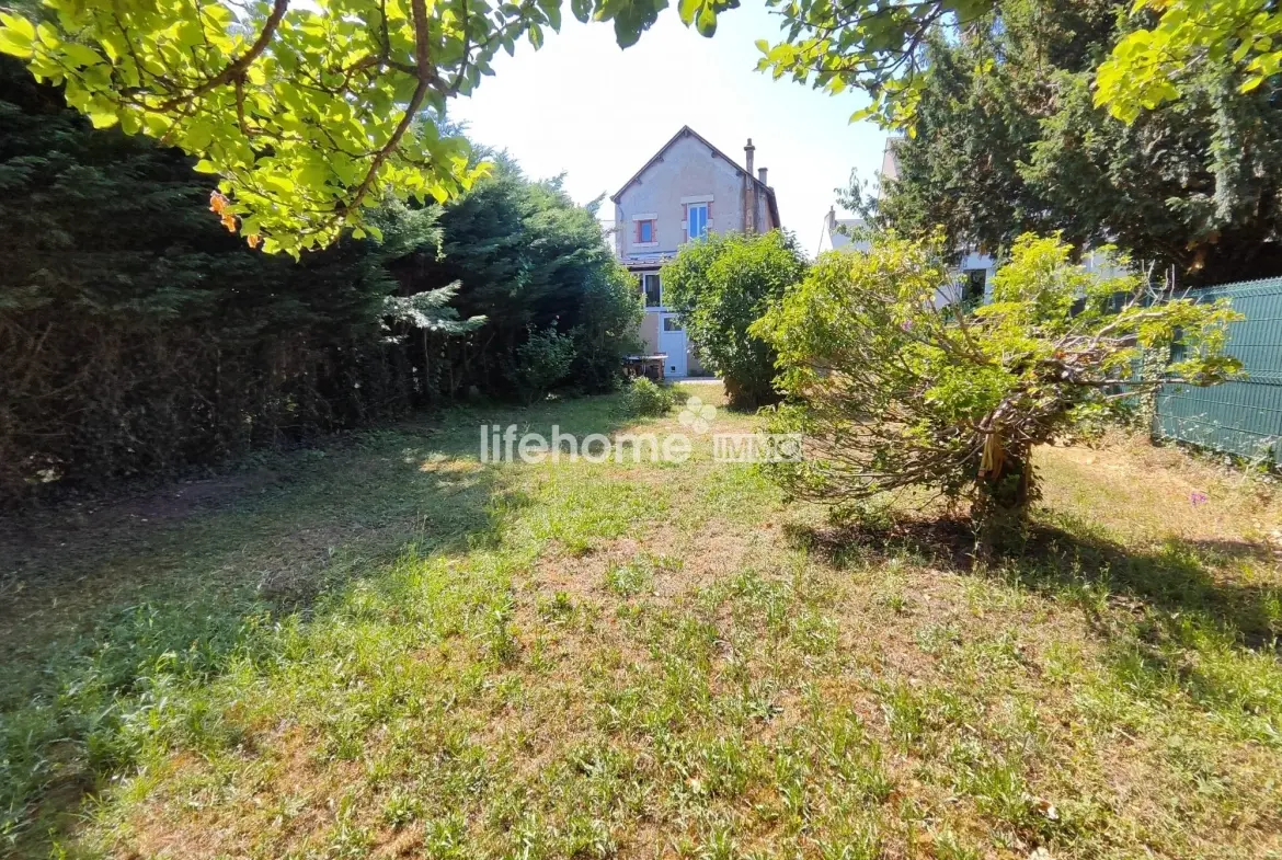 Maison de ville avec jardin à Châteauroux proche hyper centre – idéal famille 
