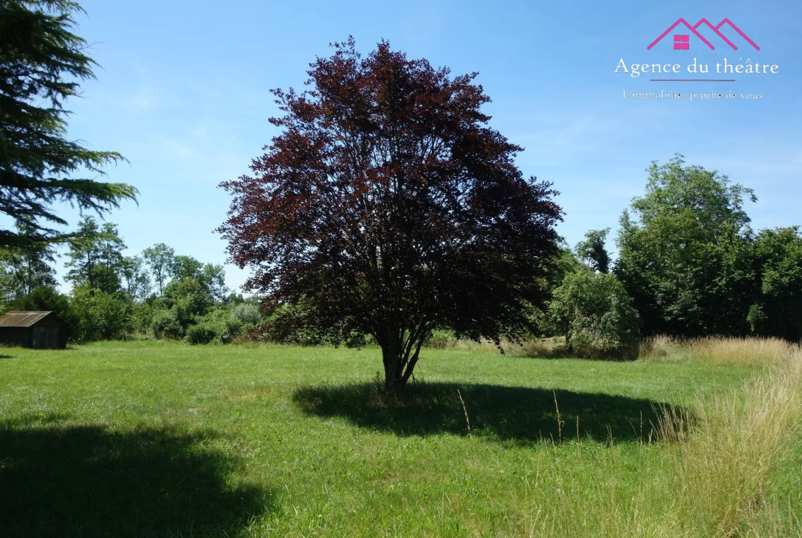 Terrain constructible plat de 2606 m² à Montbarrey - Viabilisé 