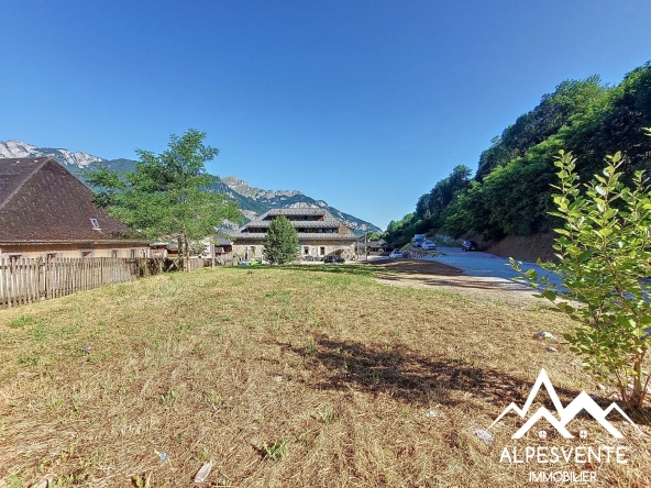 Terrain constructible à Le Biot de 302 m² - Projet immobilier prêt à bâtir