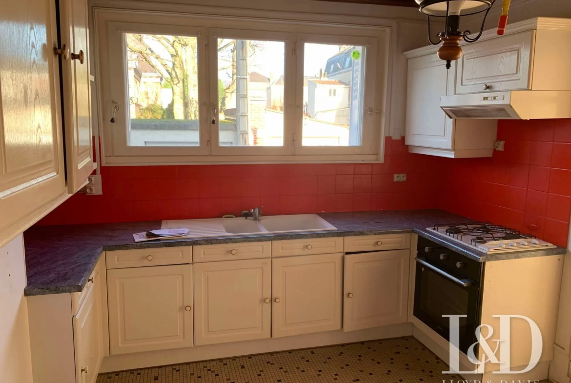 Maison individuelle à vendre à Aÿ-Champagne, 105 m², jardin, confort familial 