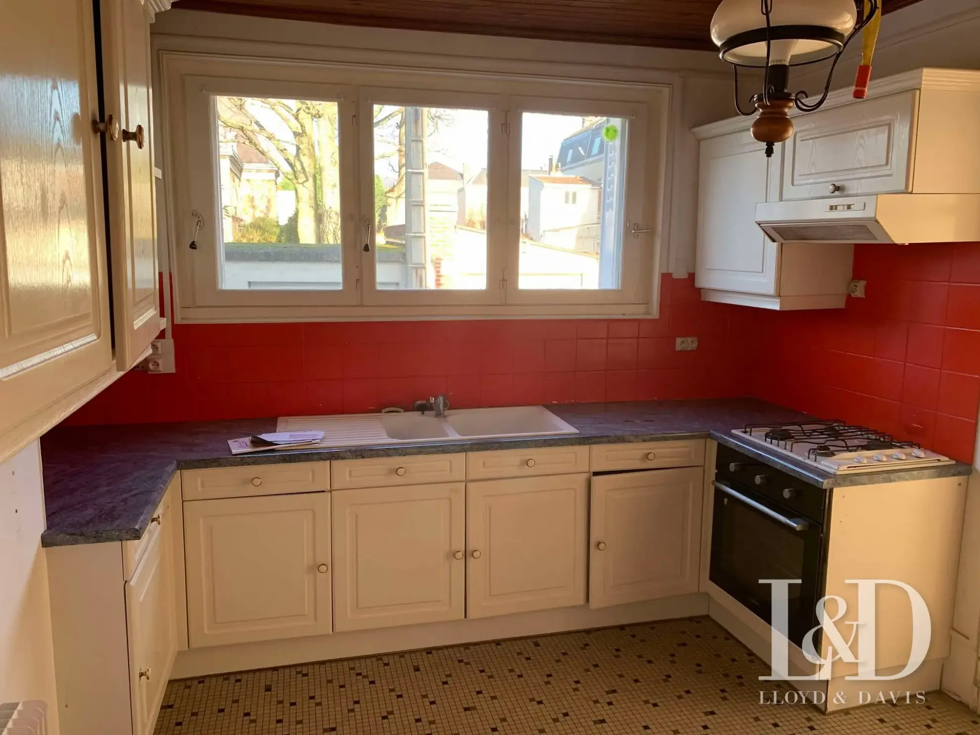 Maison individuelle à vendre à Aÿ-Champagne, 105 m², jardin, confort familial 