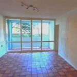 Appartement T4/T5 avec 3 chambres, loggia, cave et parking à Saint-Étienne