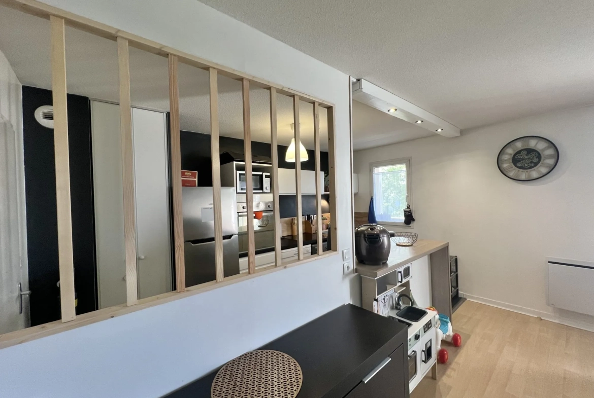 Charmant T3 avec balcon, ascenseur et parking à Orléans 