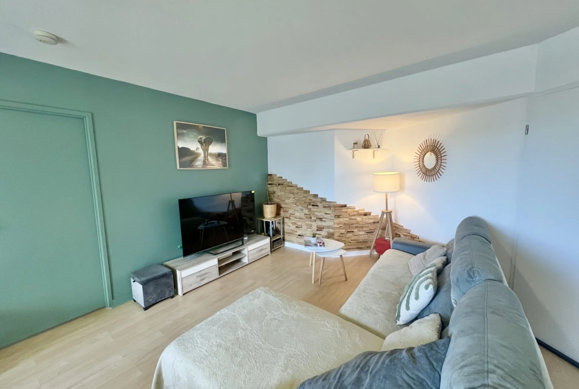 Charmant T3 avec balcon, ascenseur et parking à Orléans 