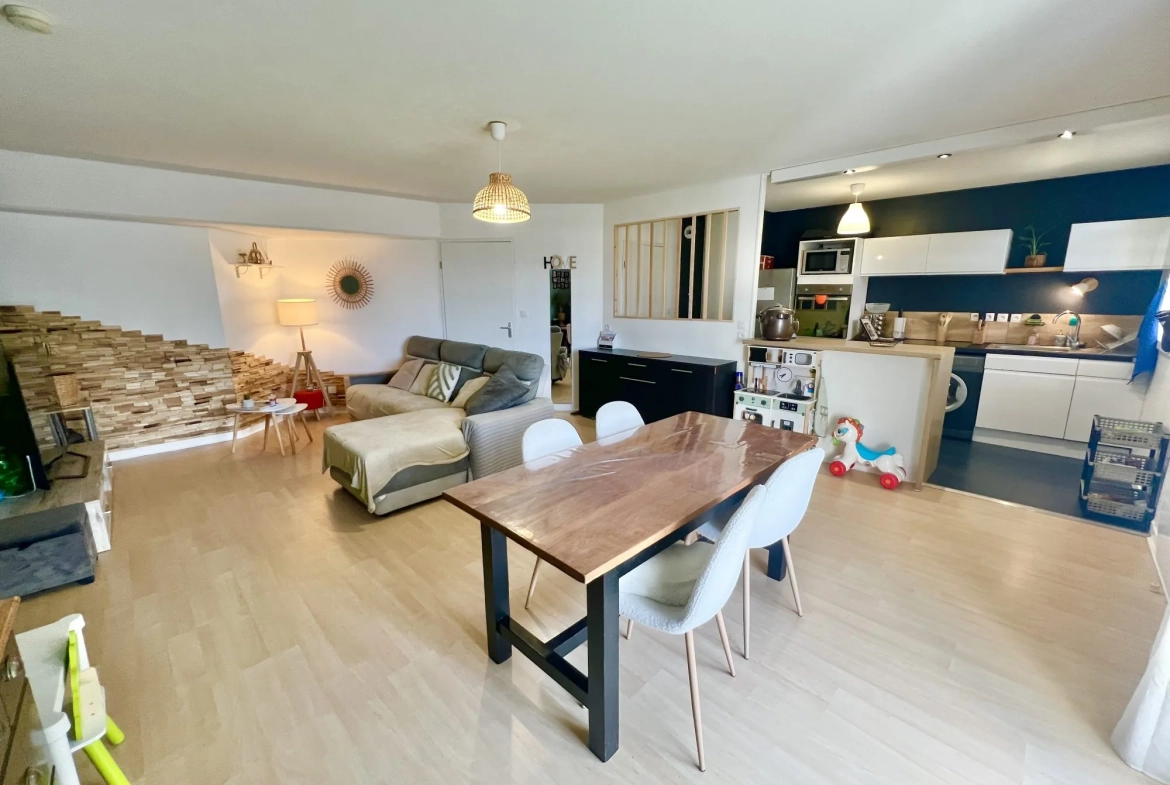 Charmant T3 avec balcon, ascenseur et parking à Orléans 