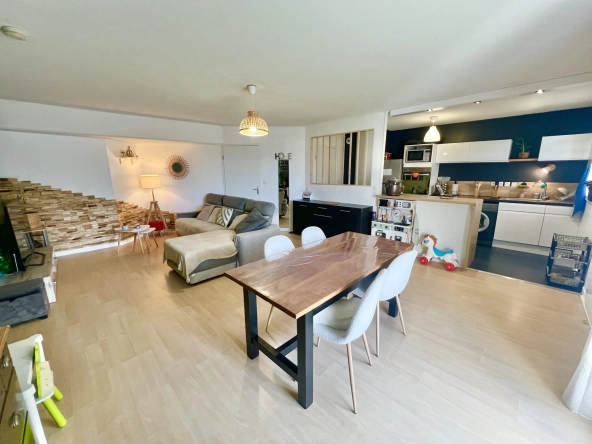 Charmant T3 avec balcon, ascenseur et parking à Orléans
