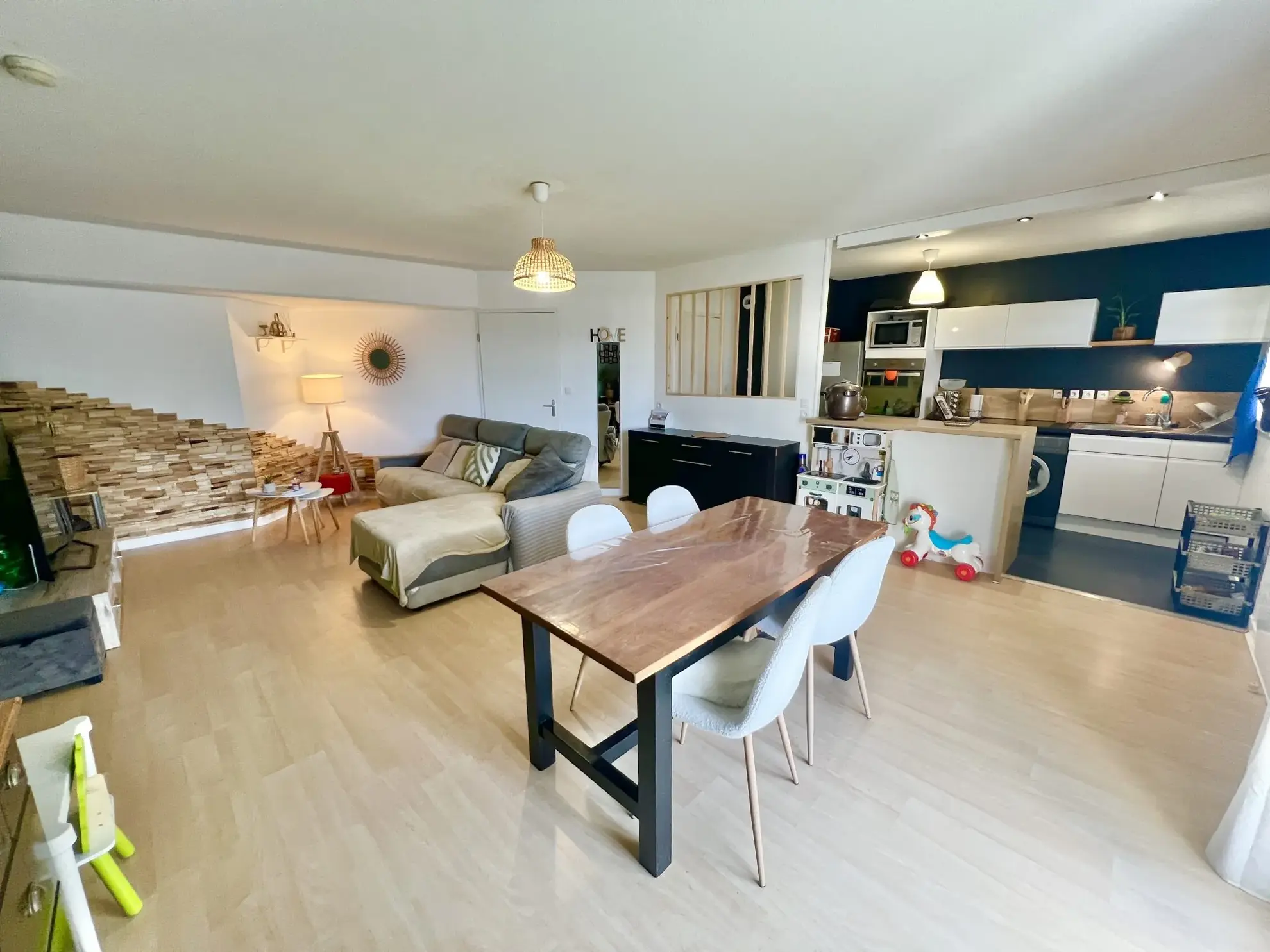 Charmant T3 avec balcon, ascenseur et parking à Orléans 