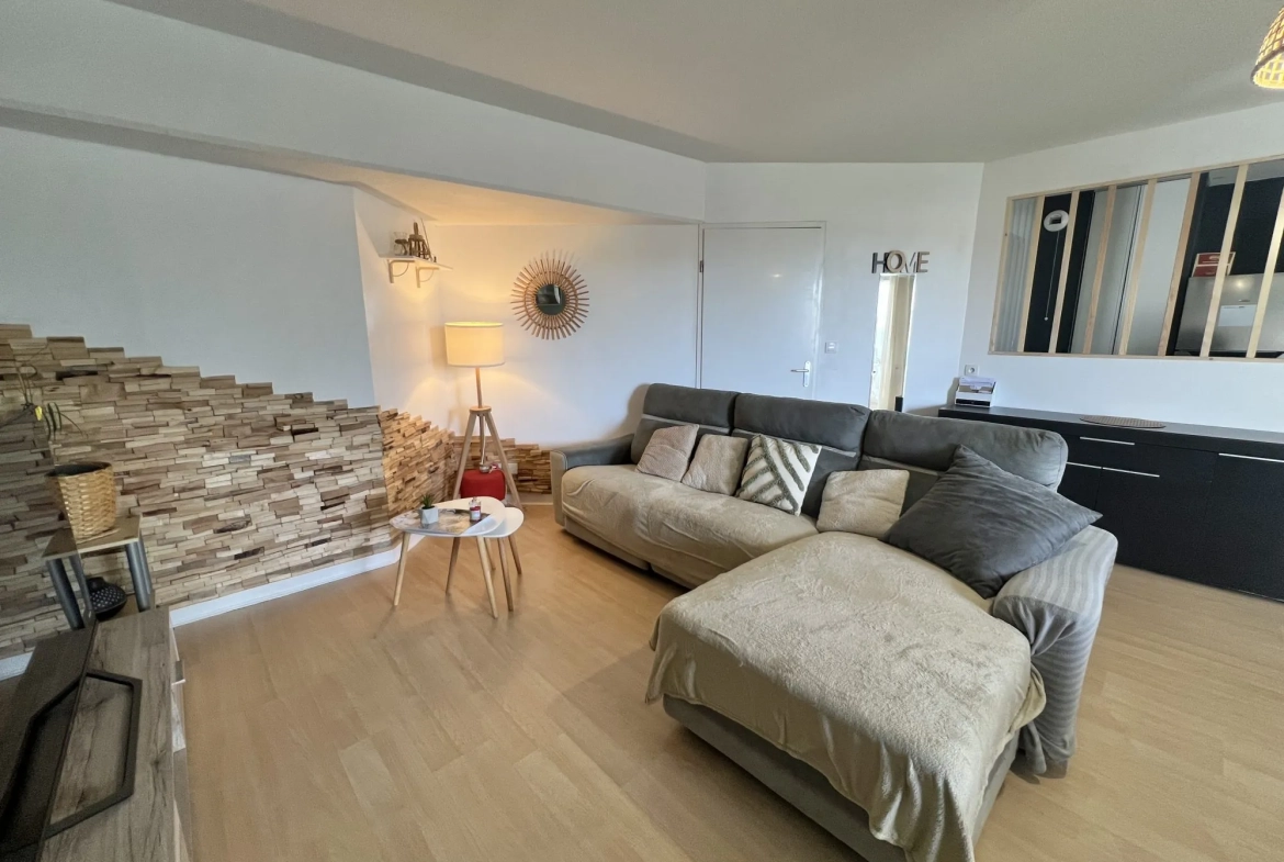 Charmant T3 avec balcon, ascenseur et parking à Orléans 