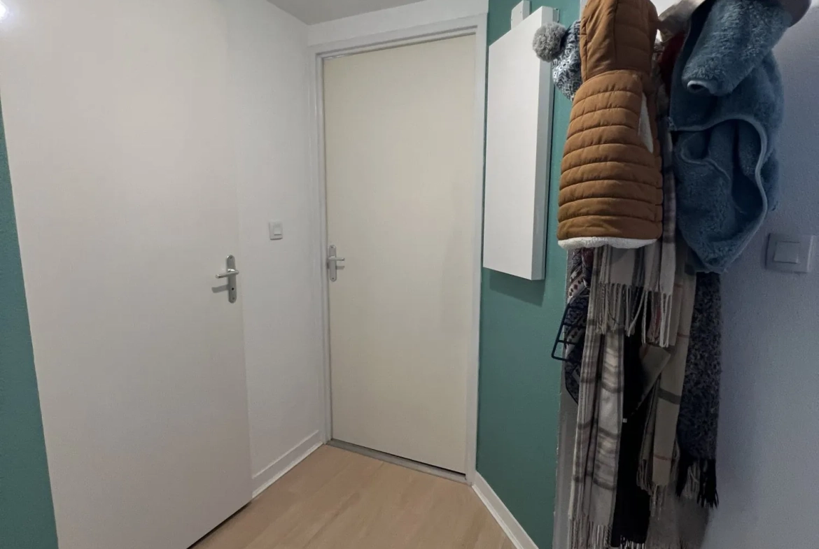 Charmant T3 avec balcon, ascenseur et parking à Orléans 