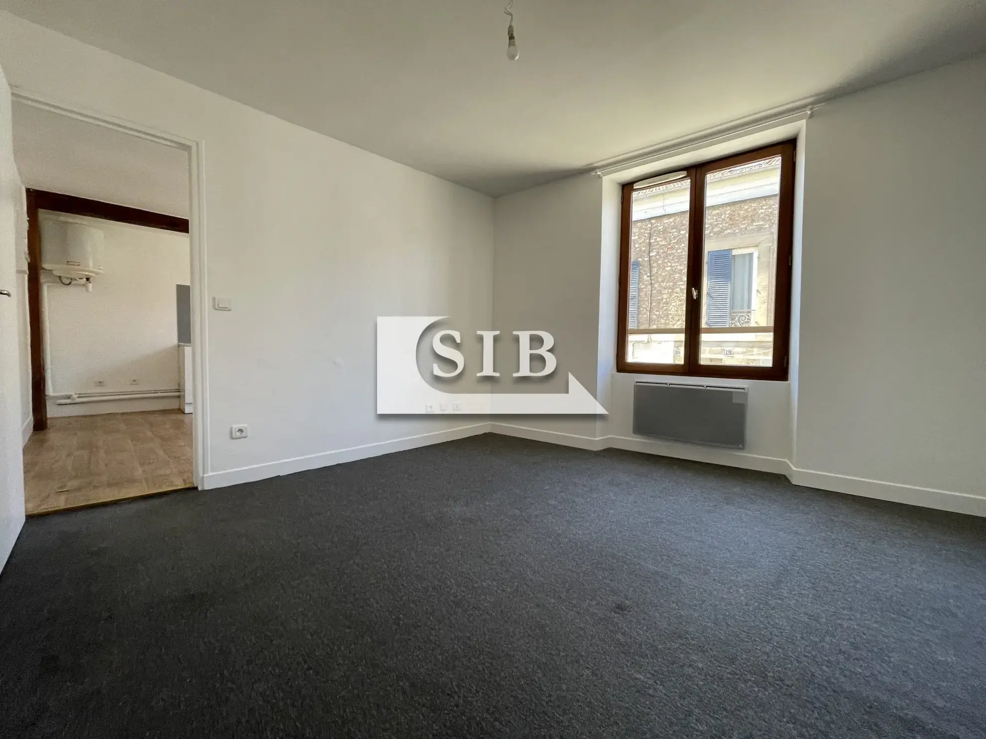 Appartement 2 pièces à vendre à La Ville-du-Bois, rénové et loué 