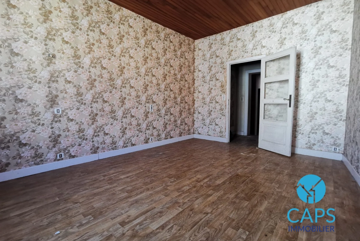 Idéal investisseur proche de Castres Immeuble à rénover de 215 m² à Roquecourbe, idéal investisseur 