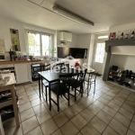 Maison de 71 m² à Lezoux avec deux granges et potentiel d'investissement