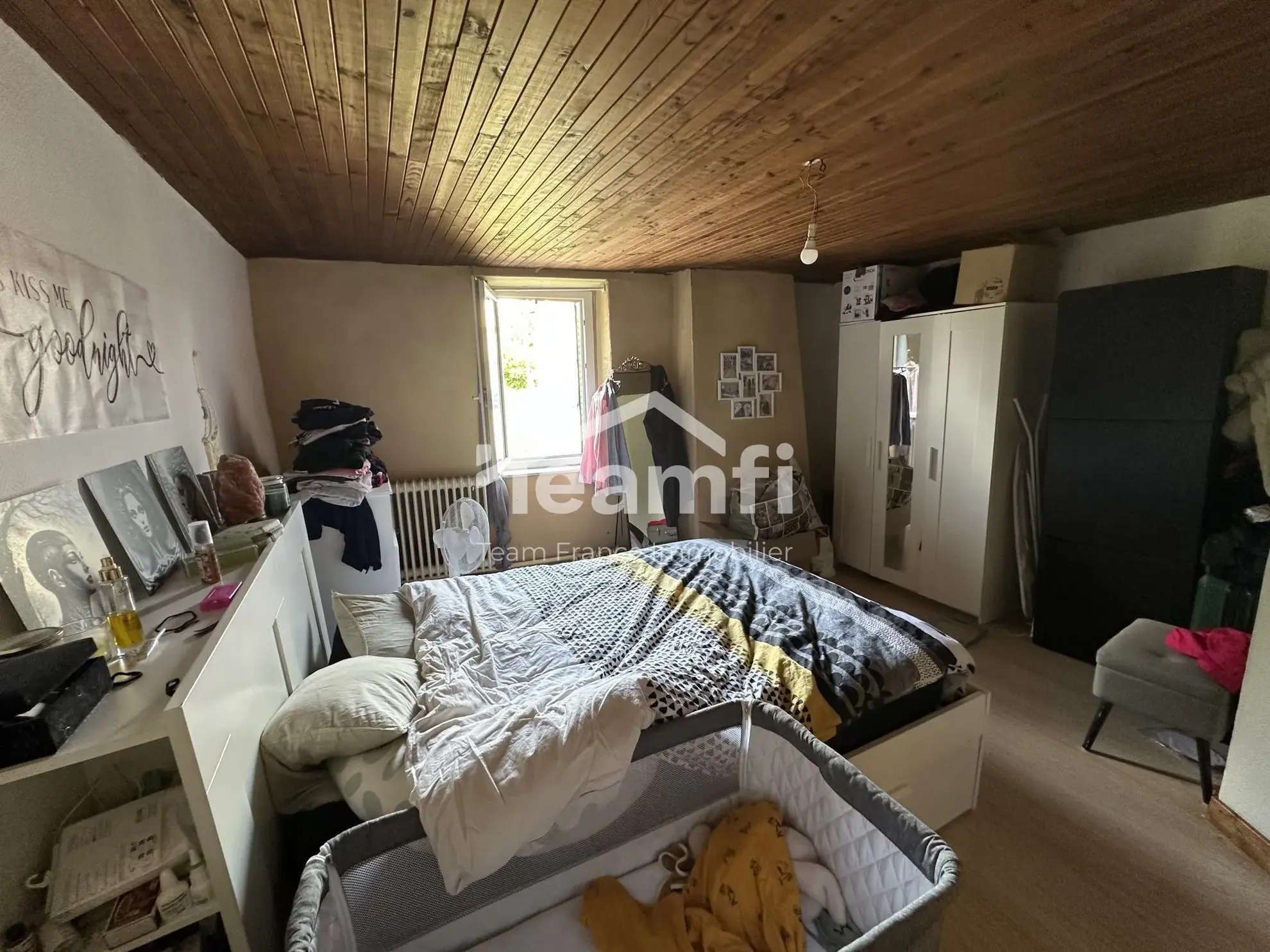 Maison de 71 m² à Lezoux avec deux granges et potentiel d'investissement 