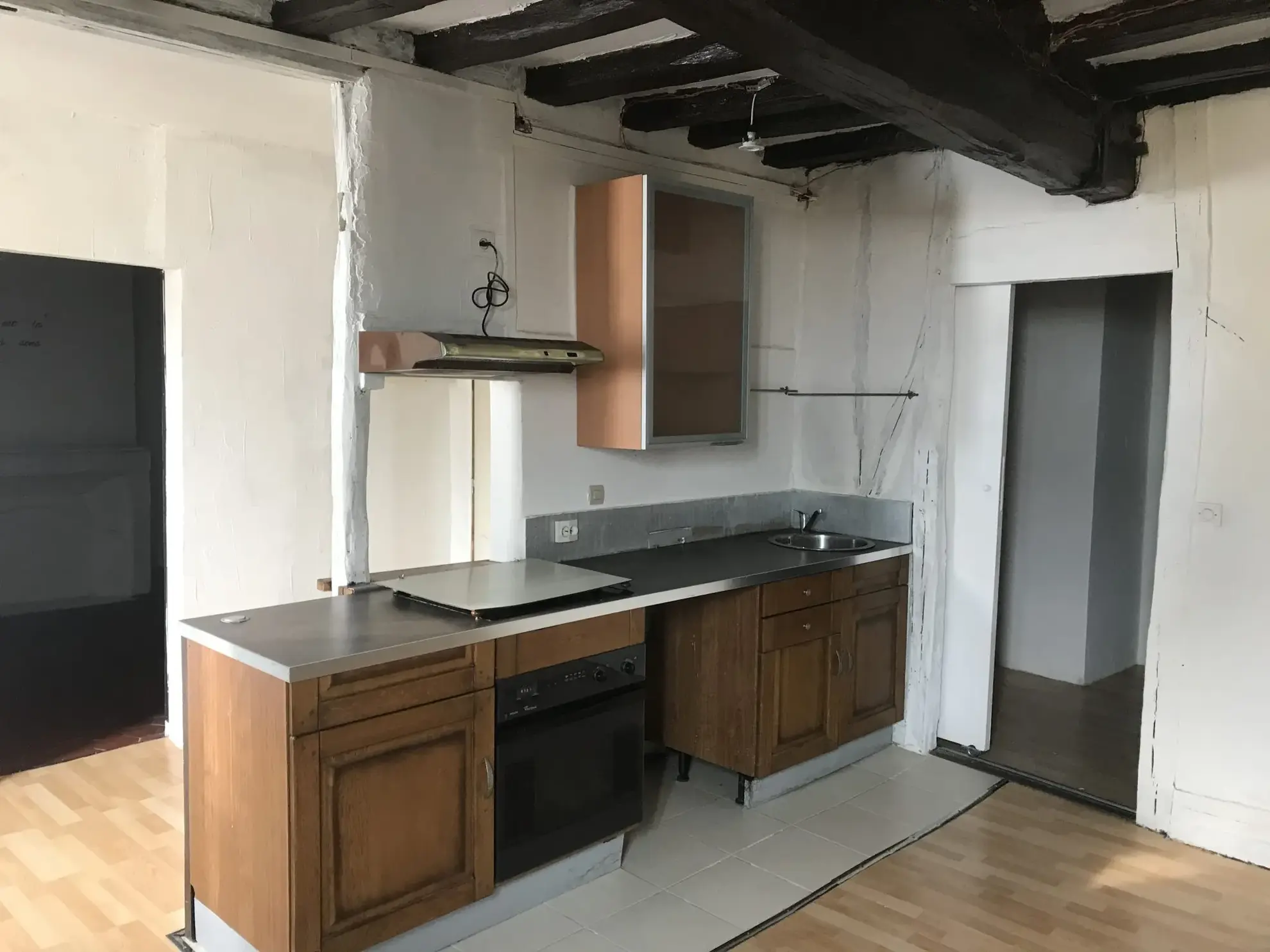 Immeuble à vendre à Courtenay de 232 m² avec 5 appartements à rénover 