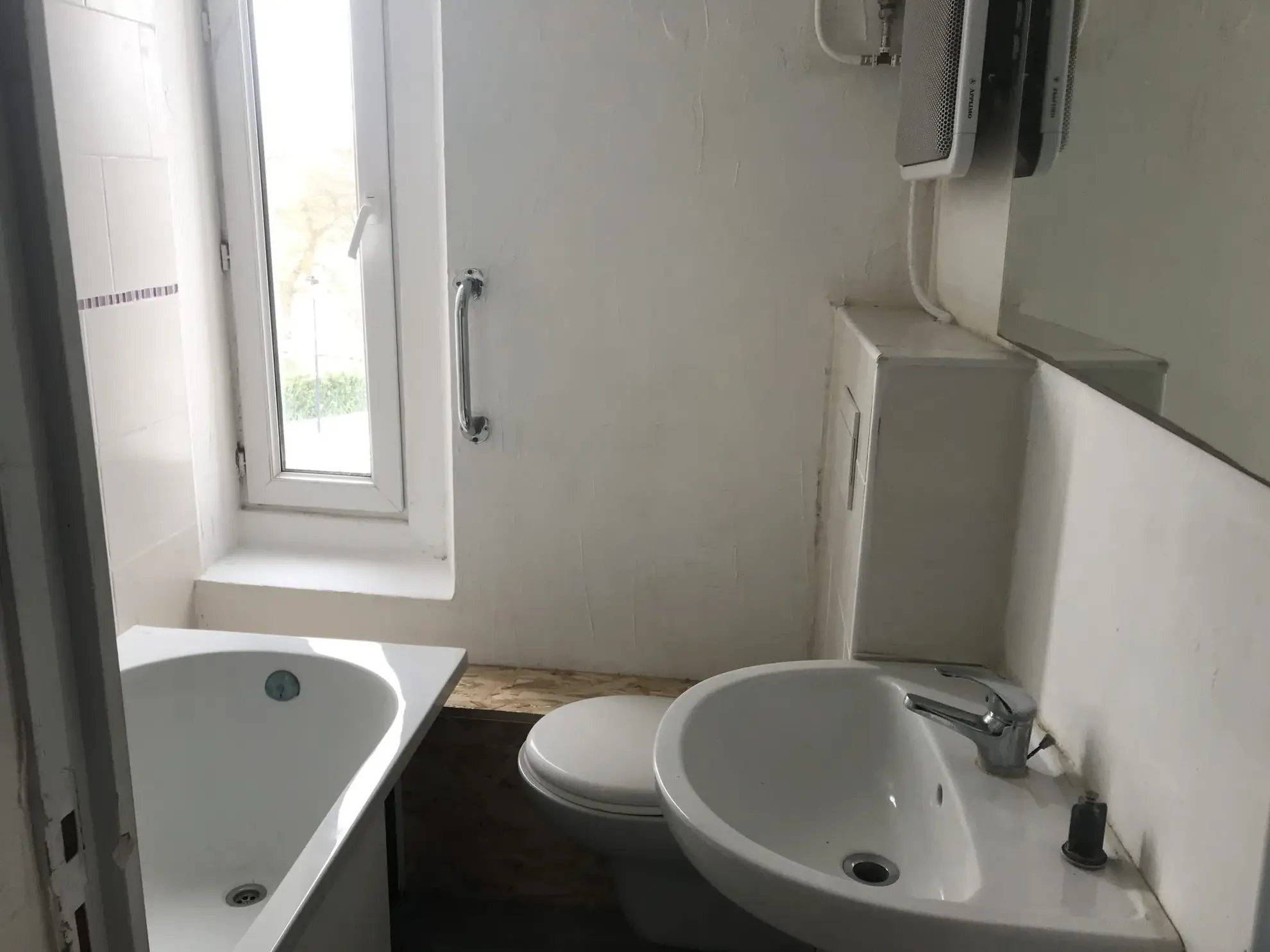Immeuble à vendre à Courtenay de 232 m² avec 5 appartements à rénover 