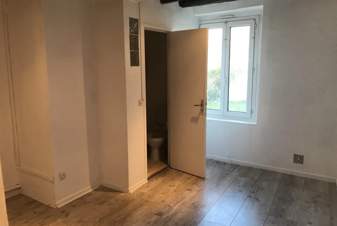 Immeuble à vendre à Courtenay de 232 m² avec 5 appartements à rénover 