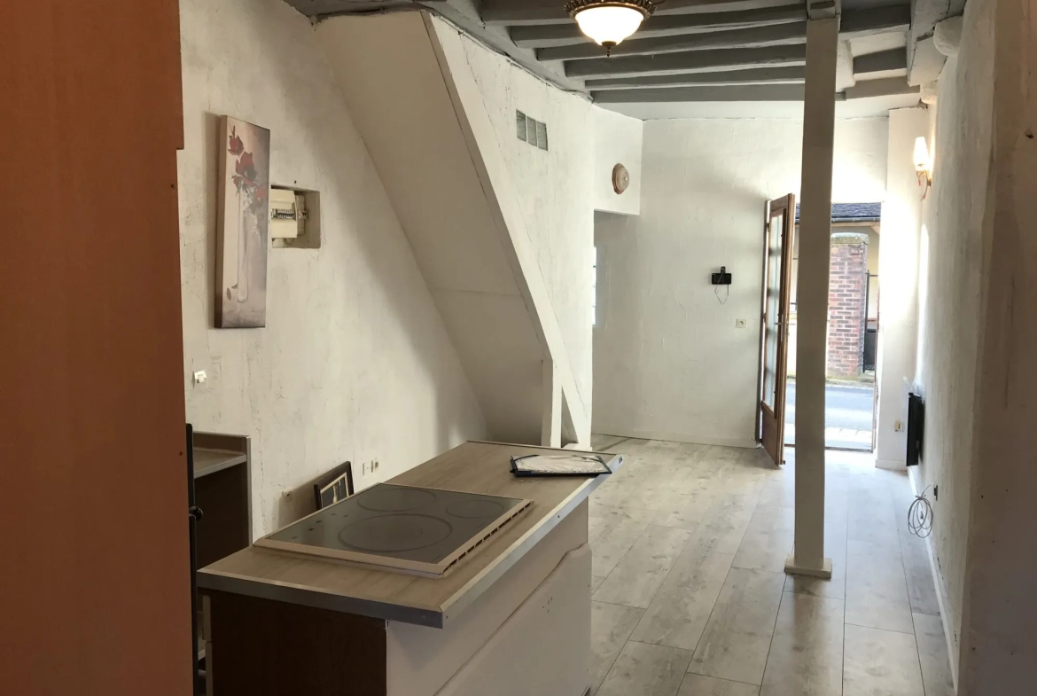 Immeuble à vendre à Courtenay de 232 m² avec 5 appartements à rénover 