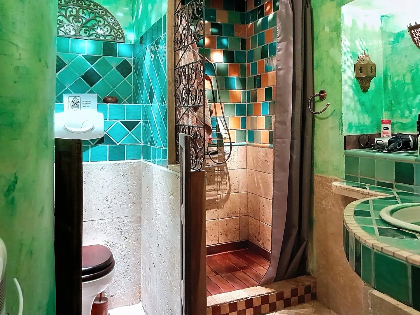 Appartement lumineux avec terrasse dans résidence sécurisée au Beaucet 