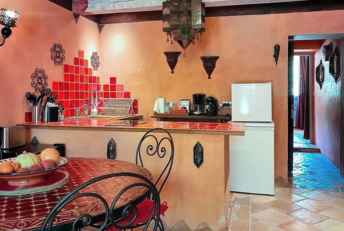 Appartement lumineux avec terrasse dans résidence sécurisée au Beaucet 