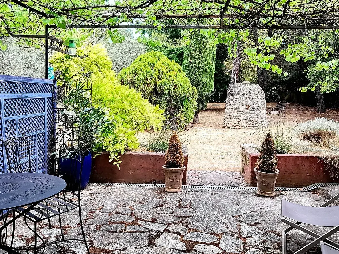 Appartement lumineux avec terrasse dans résidence sécurisée au Beaucet 