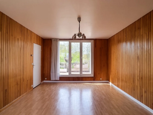 Appartement T3 de 70 m² à vendre à Noisiel avec terrasse et balcon, proche commodités