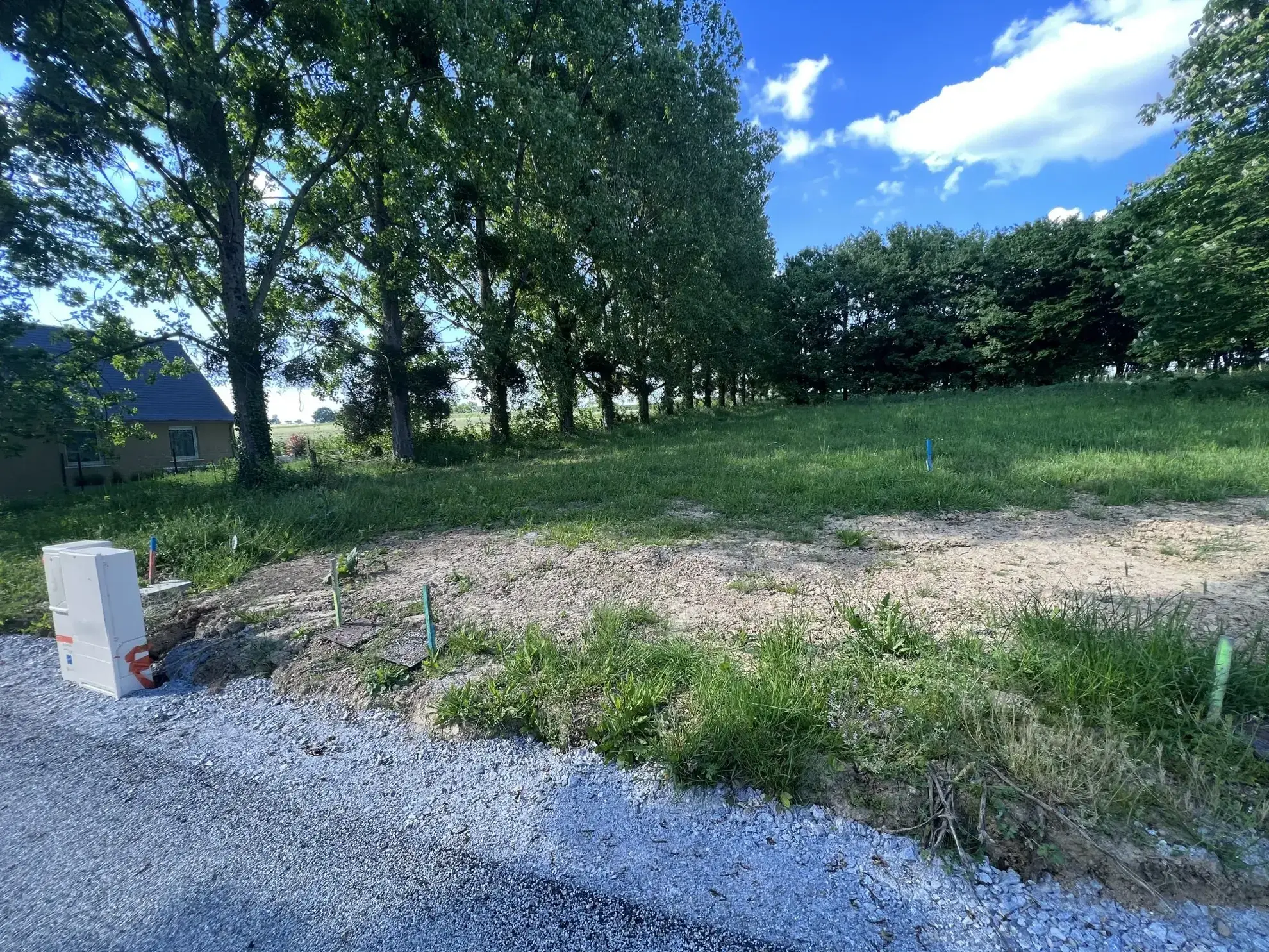 Terrain à bâtir à vendre à Châteaugiron (35410) – Viabilisé et libre de constructeur 