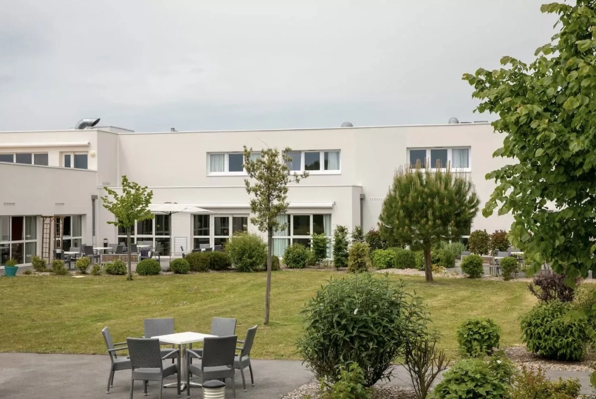 Investissement LMNP en résidence de retraite à Belz - Rentabilité et gestion facilitée 