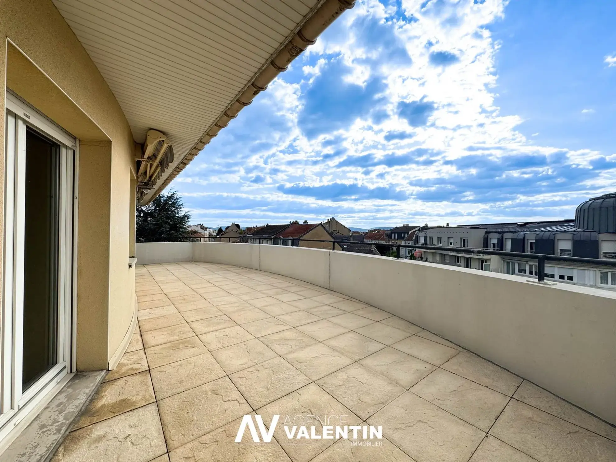 Bel appartement 2 pièces avec terrasse et garage à Montigny-lès-Metz 