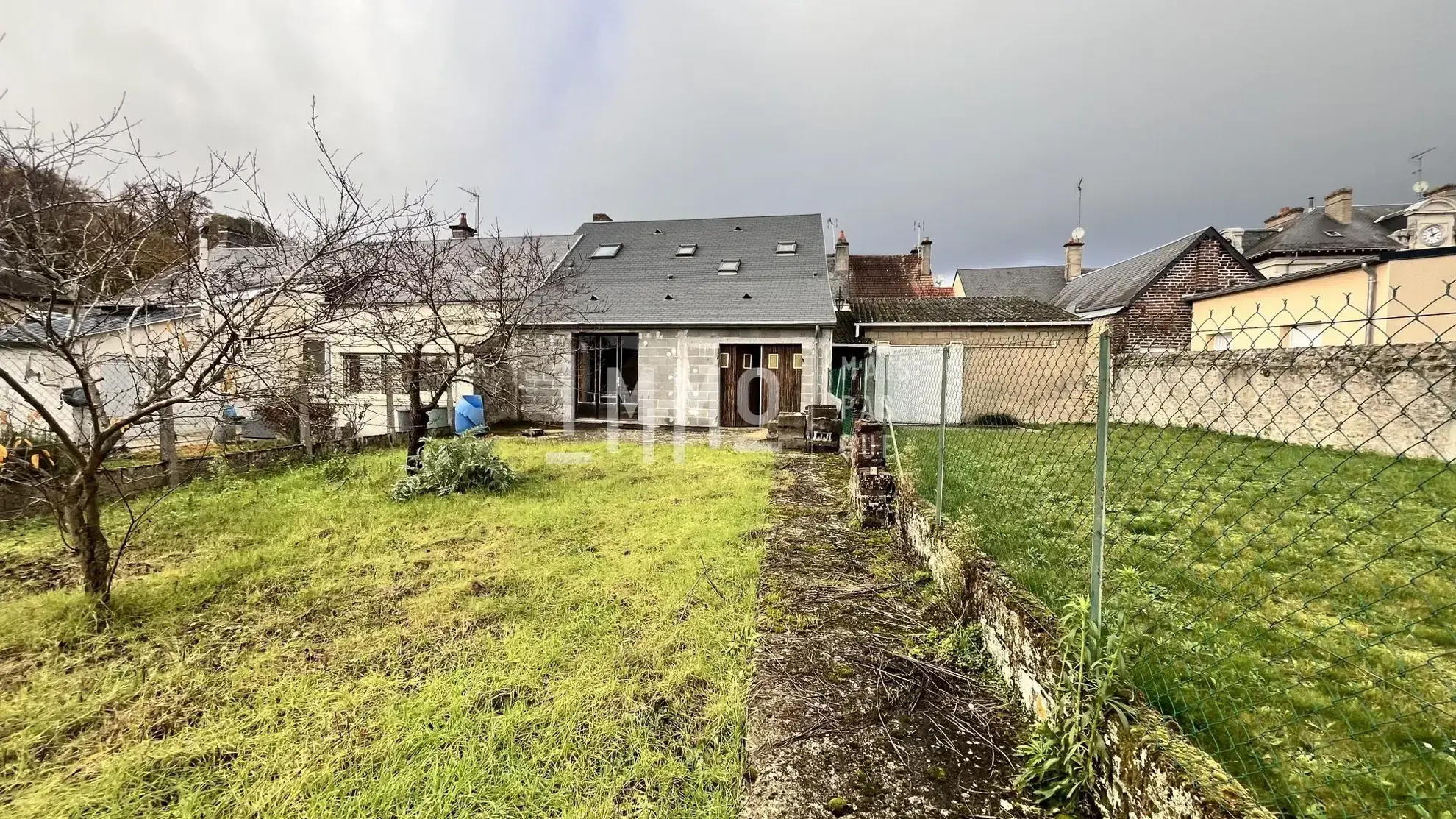 Maison mitoyenne à Bessé-sur-Braye avec terrasse et jardin - Idéal investisseur ou primo-accédant 