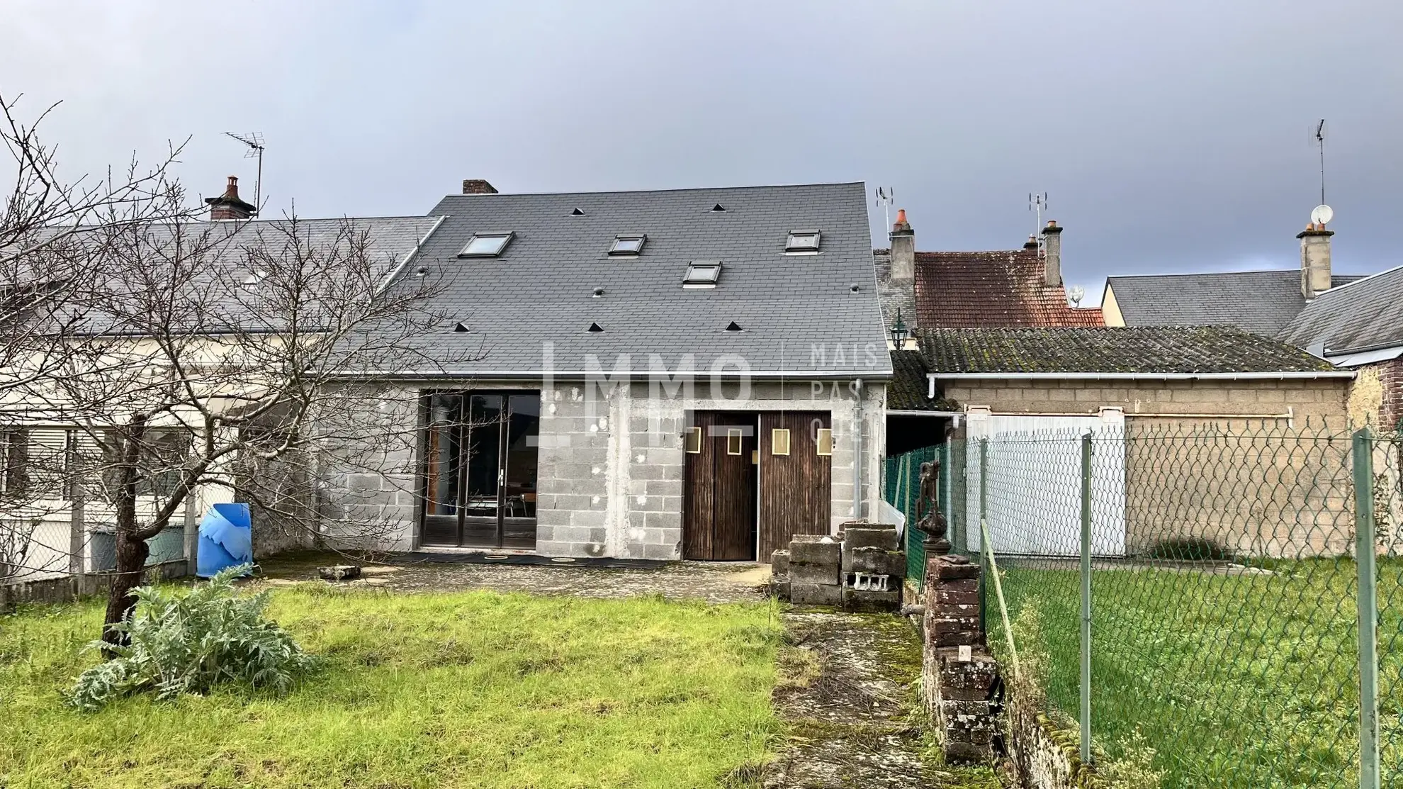 Maison mitoyenne à Bessé-sur-Braye avec terrasse et jardin - Idéal investisseur ou primo-accédant 