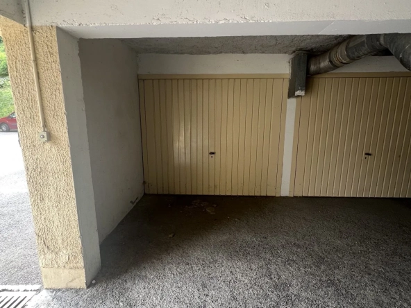 Garage fermé à vendre à Saint-Lary-Soulan - Idéal pour stationnement ou stockage