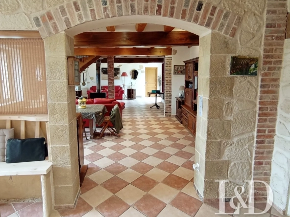 Longère de 150m² avec jardin à Sens - Charme et Possibilités de Rénovation