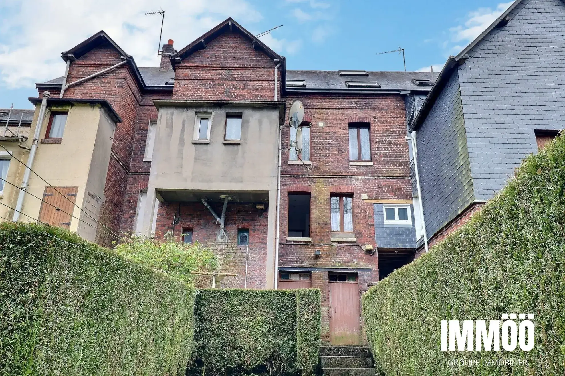 Maison de ville avec jardin, cave et terrasse à Malaunay 