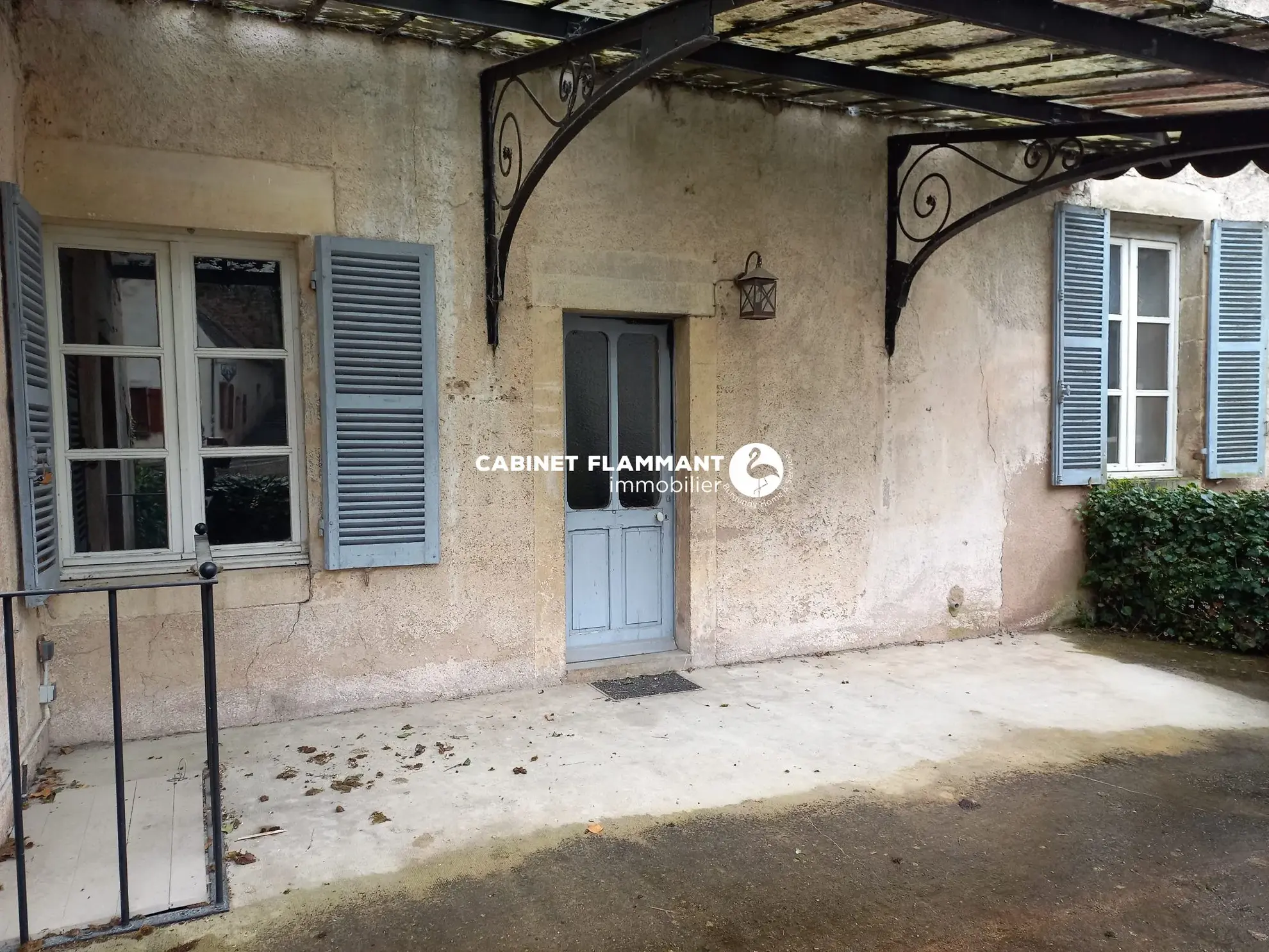 Maison ancienne avec vue imprenable et jardin à Semur-en-Auxois 