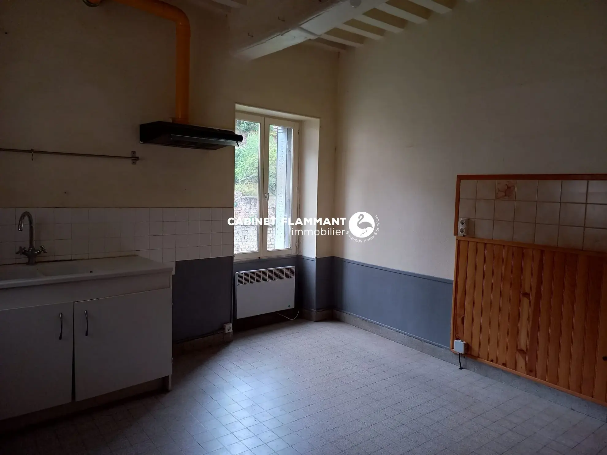 Maison ancienne avec vue imprenable et jardin à Semur-en-Auxois 