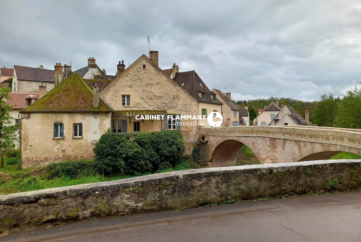 Maison ancienne avec vue imprenable et jardin à Semur-en-Auxois 