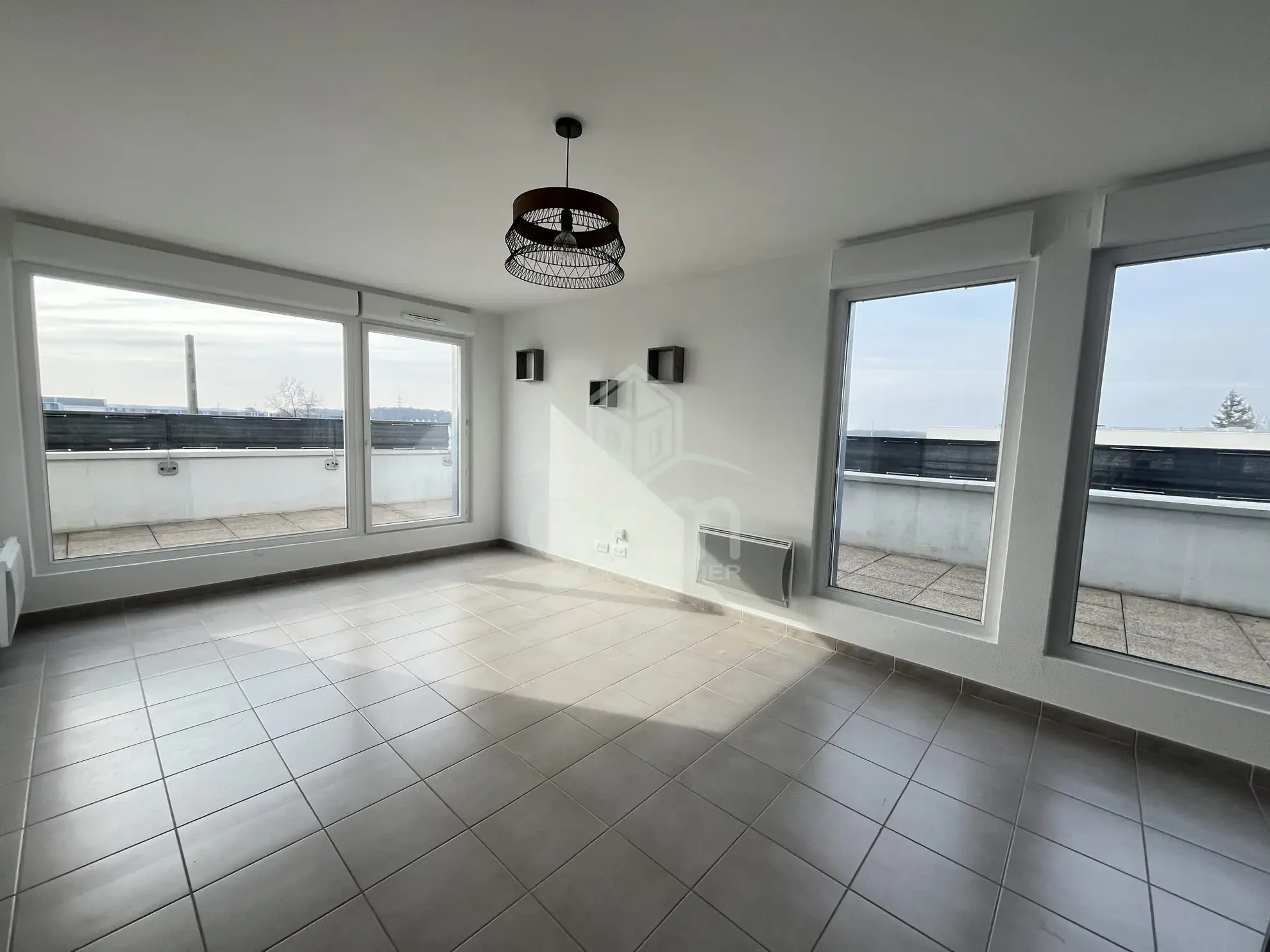 Appartement 2 Chambres avec Terrasse et Parking à Joué-lès-Tours 