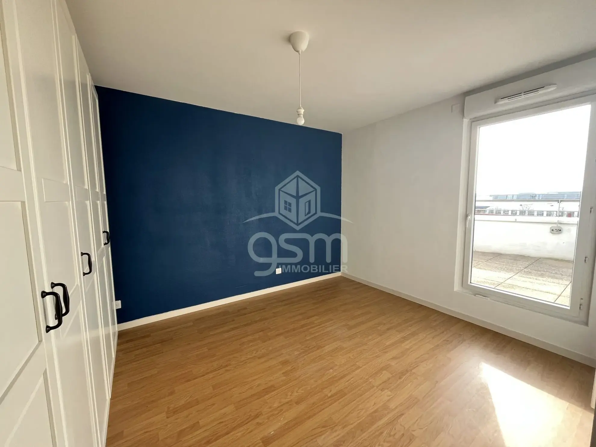 Appartement 2 Chambres avec Terrasse et Parking à Joué-lès-Tours 