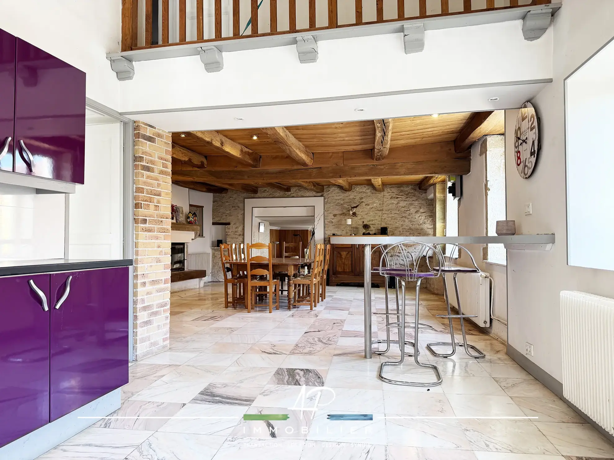 Petite maison en pierre avec terrasse et cave dans le village de Champagne-sur-Vingeanne 