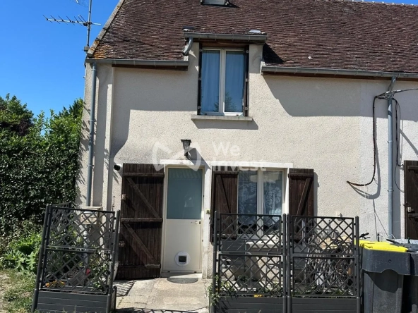 Maison ancienne à vendre à Mouroux de 80 m² avec terrain et parking