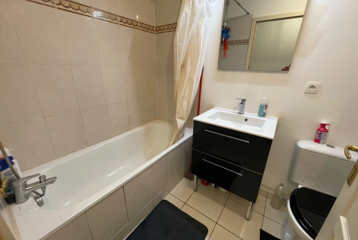Appartement 2 pièces à Strasbourg Cronenbourg avec parking privé - Investissement locatif 