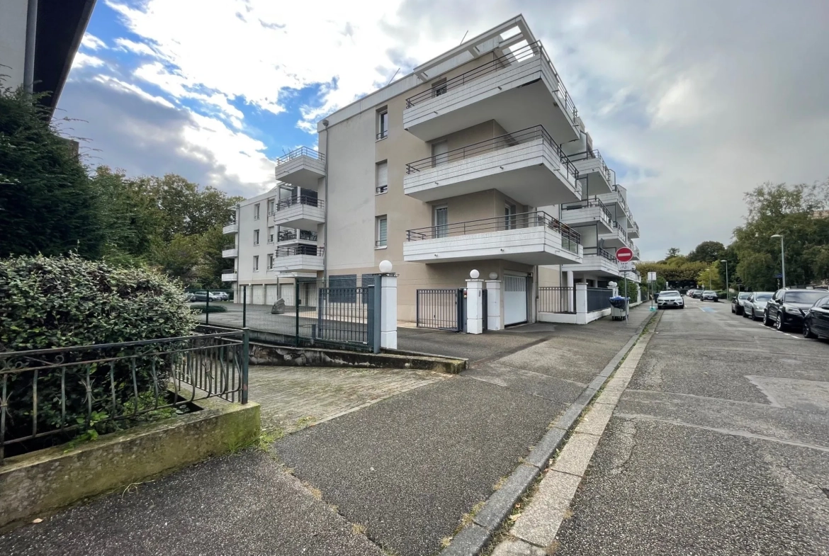 Appartement 2 pièces à Strasbourg Cronenbourg avec parking privé - Investissement locatif 