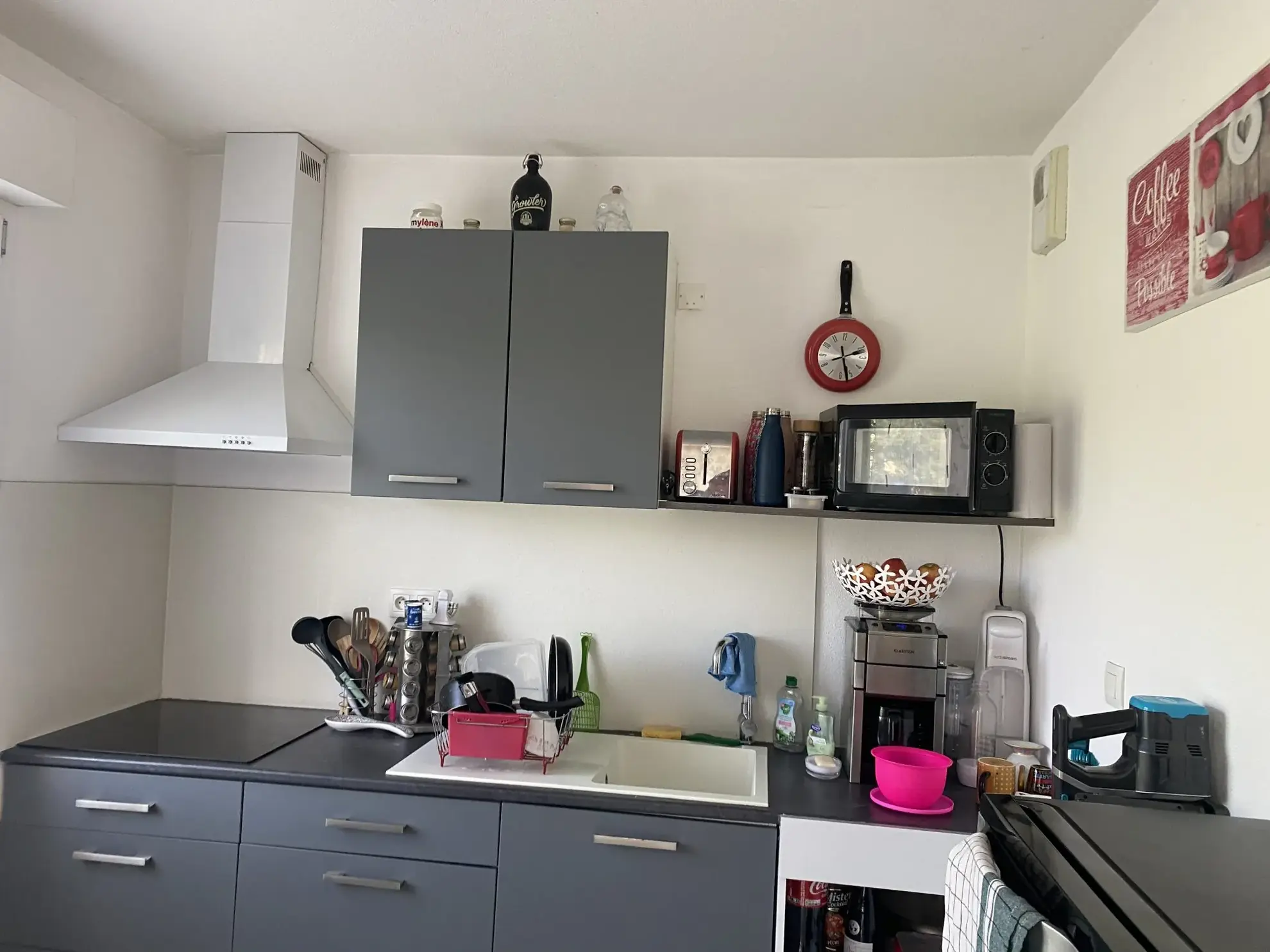 Maison jumelée à vendre à Mamers – 2 chambres, terrasse, parking 